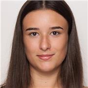 Profesora de niños de 4 a 12 años